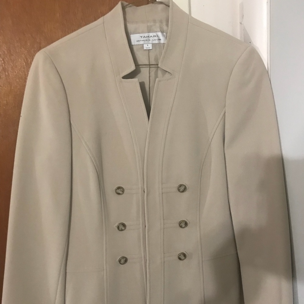 Tahara Arthur’s Levine blazer